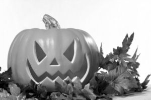GraphicsByLiz_HalloweenPumpkinWithLeaves_Aug2008_thumbnail